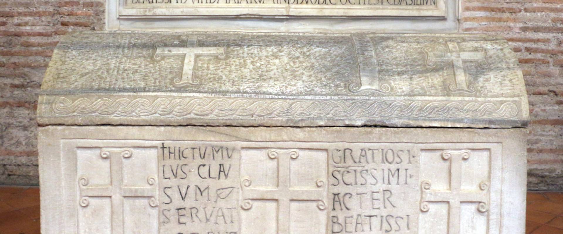 Sant'apollinare in classe, interno, sarcofagi ravennati 03, VI-VII secolo ca foto di Sailko